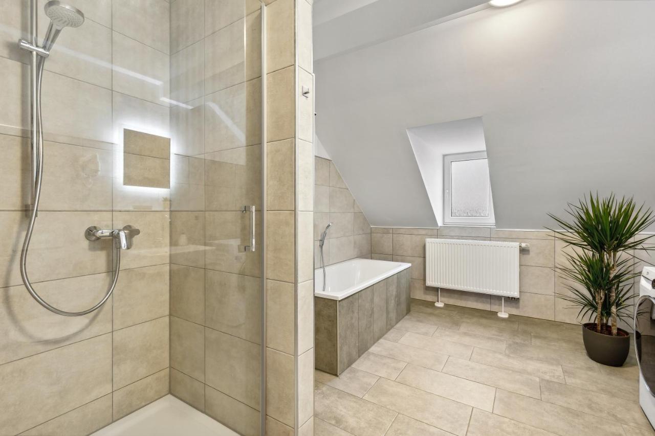 Easyapartments Stilvoll Zentral Balkon Hauptbahnhof Netflix 130m2 Apartment