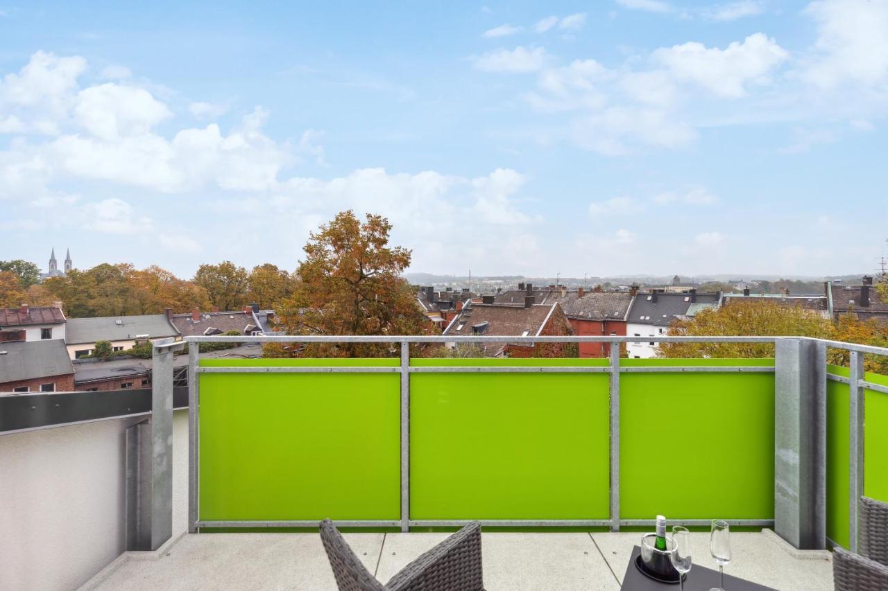 Апартаменты Easyapartments Stilvoll Zentral Balkon Hauptbahnhof Netflix 130m2 Хоф